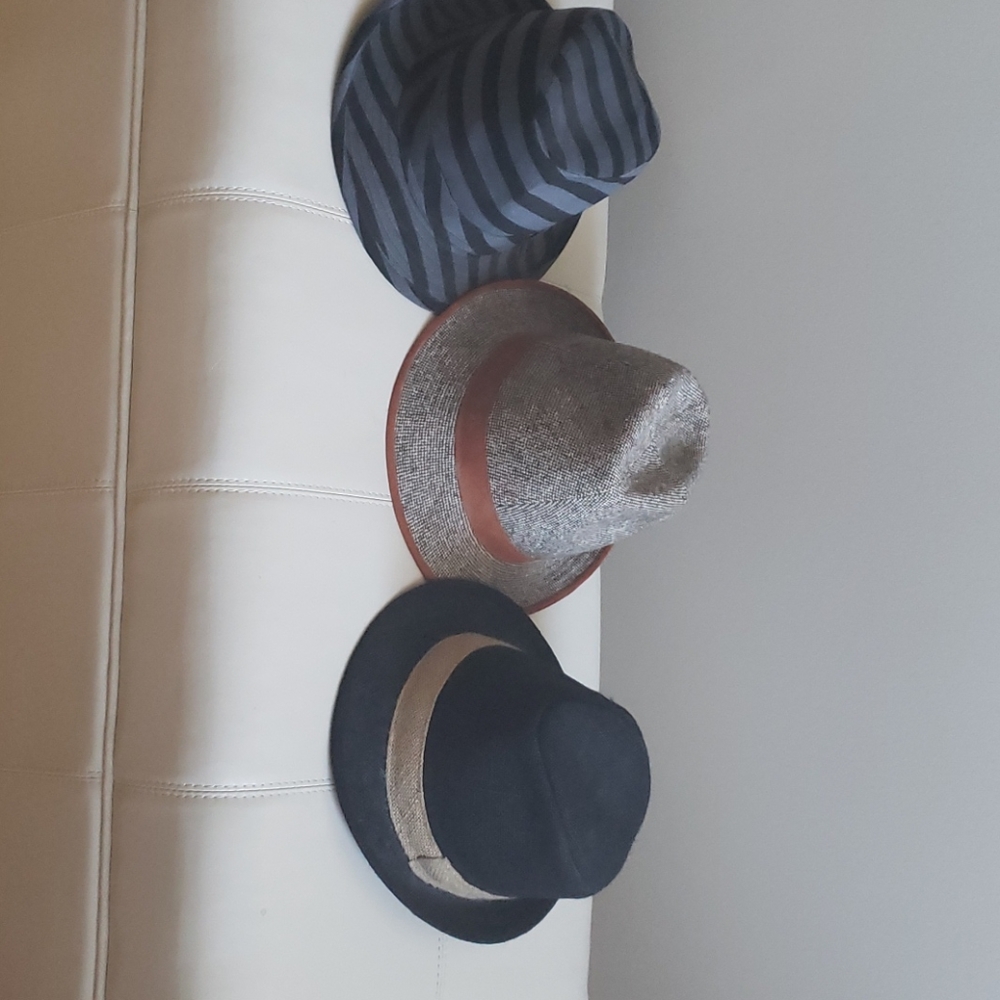 Lot of 3 Hats
